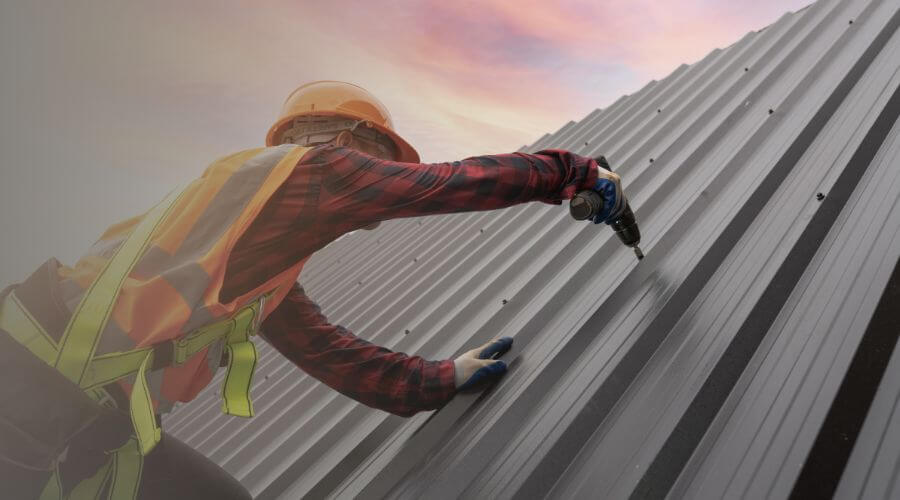 Professional gutter cleaning in Clearlake Oaks, CA